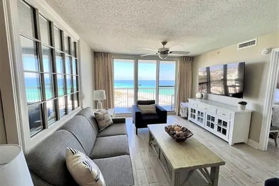 Image de Beachfront Retreat- \"The Getaway\"