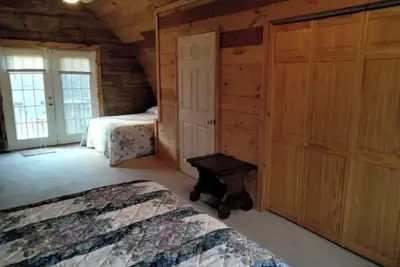 Image de Cozy Cabin w\/ Cathedral Cabin on 7-Acres with Pond