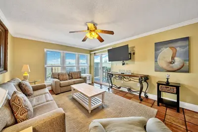 Image de Balcony with Gulf Views-Pool-Private Beach Access-Emerald Isle 706