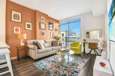 Image de Trendy Gateway | by Lake Eola | Free Parking