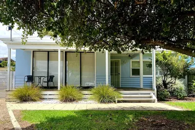 Image de Family Friendly House in quiet court walking distance to Main Street.