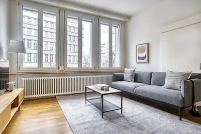 Image de Hip Langstrasse 2. 5 Room w/ Storage & W/D, 2 min to Market, by Blueground