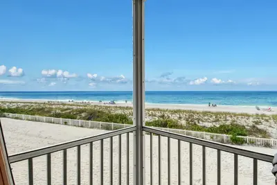 Image de Come experience the gulf views! White sands and beautiful views all year long!
