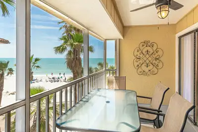 Image de Beach front views! Fall and Winter dates are open, call Today to book your holiday vacation!