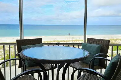 Image de Beautiful Beach and sunset views along side private beach access! Call today to book for holiday vacation!