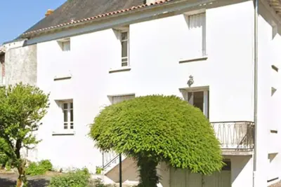 Image de Spacious 3-Bed House in Chateau Garnier