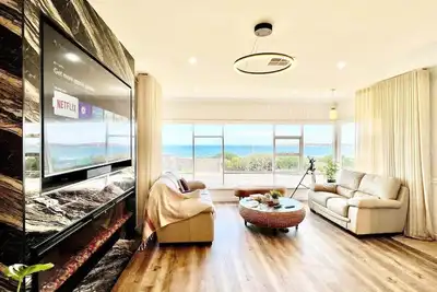Image de Beachfront Marshmallow- Stunning Beachfront Views