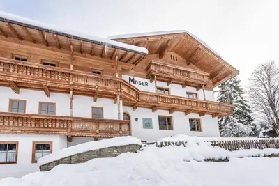 Image de Appartement \"Schwüwong - Appartement 11\" avec vue sur les montagnes, terrasse partagée et Wi-Fi.