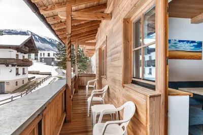 Image de Appartement \"Schwüwong - Appartement 13\" avec vue sur les montagnes, terrasse partagée et Wi-Fi.