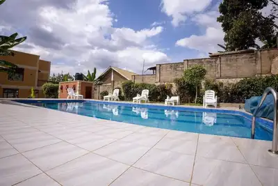 Image de 20 min fm Munyonyo Express way, Hill top lake view, Pool & quick city access