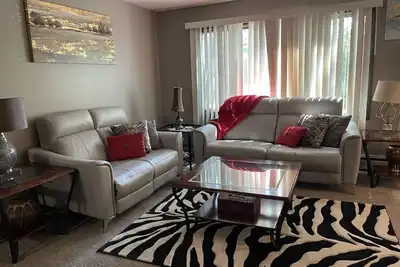 Image de Hide Away Haven/1 Bdrm- Apt-Close to Downtown