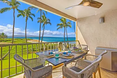 Image de Beachfront luxury w/ California king beds, A/C and spectacular ocean sunset view