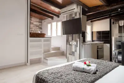 Image de Downtown Charming Loft Apartment Gran Vía | A017