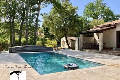 Image de Maison familiale en retrait, avec piscine et jardin à Saint Didier