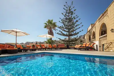 Image de Ringway Luxurious Private Villa, Heated Indoor Pool, Bbq, Private Pool, Gms Rm