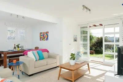 Image de Maluhia B – Stay 3, Pay 2!