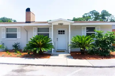 Image de Comfortable 2bed/1bath unit - Sleeps 4 -Close to Town Center-Beach - Mayo Clinic