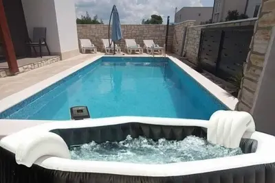 Image de Maison de vacances Vodice pour 1 - 8 personnes avec 3 chambres à coucher - Maison de vacances
