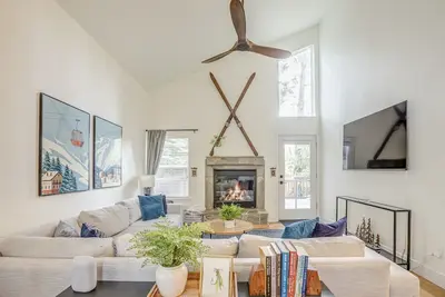Image de Modern Family Cabin with Gas Fireplace, Wifi + Ev Charger