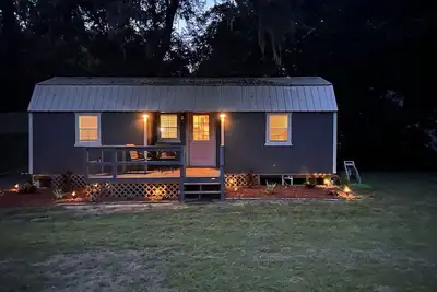 Image de Tiny Farmhouse on the Grove