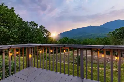 Image de Book for Spring! Nelson 151, Mtn views!