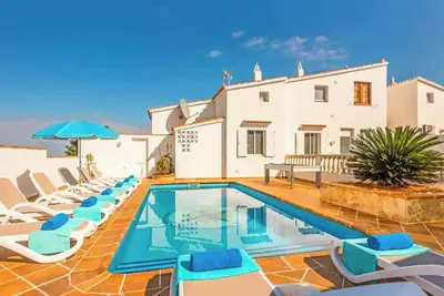 Image de Vista Arenal - Quatre Chambres Villa, Couchages 8