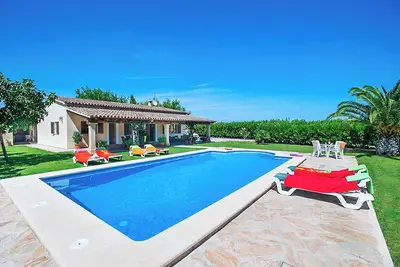 Image de Villa Burgues - Trois Chambres Villa, Couchages 6