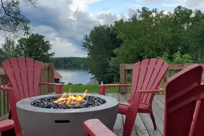 Image de Escape the city to this quiet home along the beautiful Ottawa River