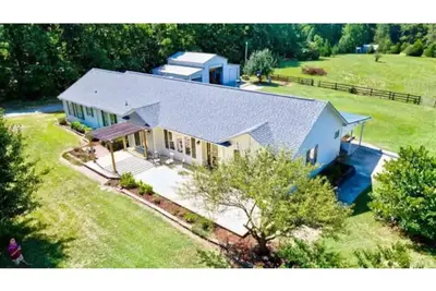 Image de Sovereign Cottage - Hot Tub/Outdoor Space/10 Acres Farm Land. \n4 Bedrooms 3 Baths