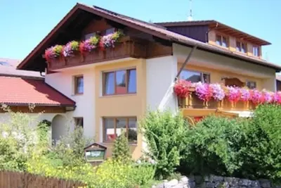 Image de Vacation apartment in a very quiet location in the southern Allgäu in Hopferau near Füssen