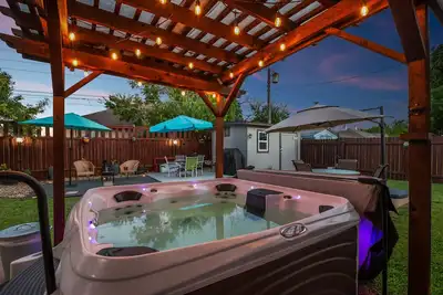 Image de Spacious 3bdrm w/ hot tub 20 mins from Dt Austin