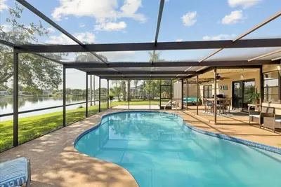 Image de 🏖 Coastal Getaway w/ Heated Pool, Hot Tub & Relaxing Views