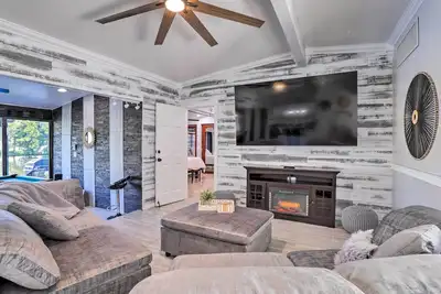 Image de Modern Seminole Home w/ Patio, 3 Mi to Beach!