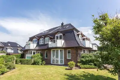 Image de Sunny. Modern. South-facing balcony.