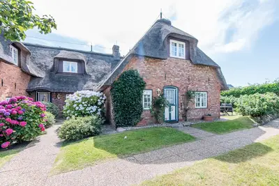 Image de Friesenhaus. Strandkorb. Terrasse