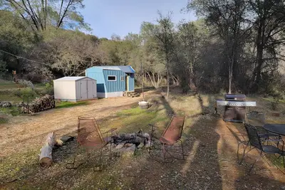 Image de A perfect getaway surrounded by nature and close to town