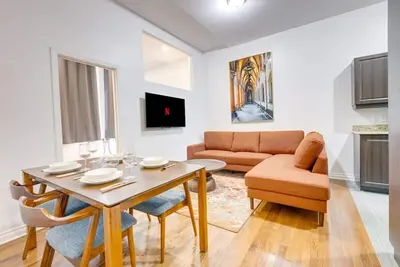 Image de M11 | Boulevard Suites: Spacious 3-Br in Dt Mtl 2a