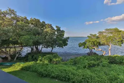 Image de Charming 2bd/2br with Big Water Views on the beach