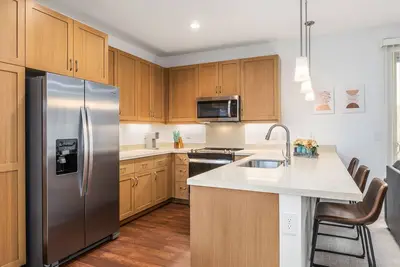 Image de New Mountainside Cottage near Spectacular Beaches