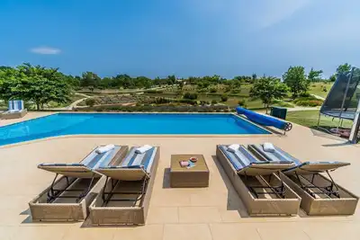 Image de Spiral Garden, Lavender Fields, Pool - Arkaim
