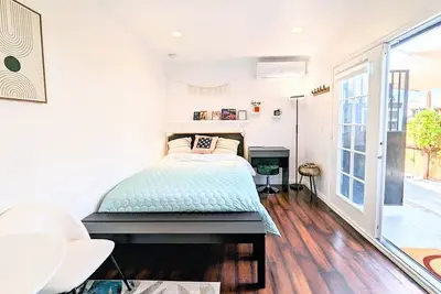 Image de Hidden Gem\/Tiny Home w Large 1ba on Rt 66 near City of Hope and Everything