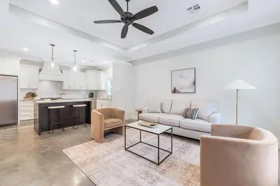 Image de Charming Cottage -3br - A+ Location - est. 2019