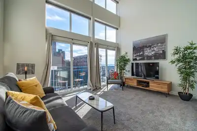 Image de Bright 1 Bedroom Penthouse in the Heart of Seattle
