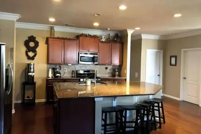 Image de Spacious 4br/2office kid-friendly, 3600 sqft home