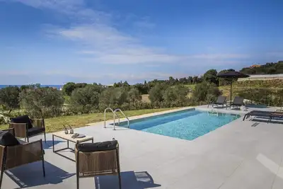 Image de Single-Storey Contemporary Villa, A\/C, Private Pool and Panoramic Sea Views - 10 mins to Beaches