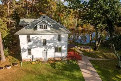 Image de Luxurious Lakeside Home on Upper & Lower Post Lake Channel