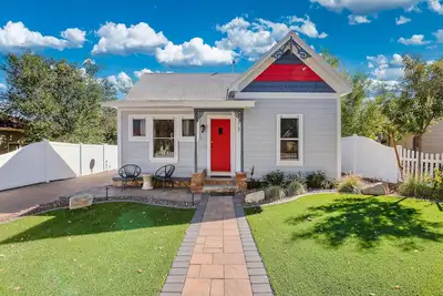 Image de Lovingly Restored Cottage in Downtown Prescott Walk to the Courthouse Square