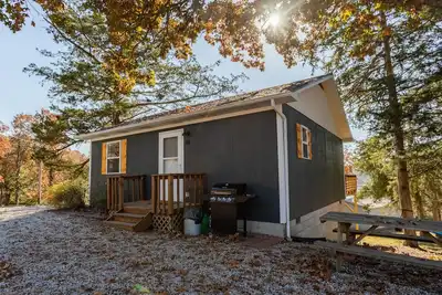 Image de Family Friendly Lake Cabin Near Silver Dollar City With A Pool!