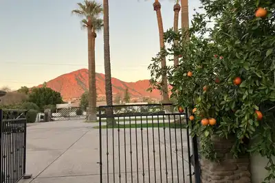 Image de Private Casita with citrus trees and mountain views on grounds of Arcadia estate