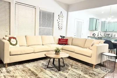 Image de 🌈🌈🌈Sweet Cozy & Spacious 5br/2. 5 Bath Home⭐️⭐️⭐️⭐️⭐️